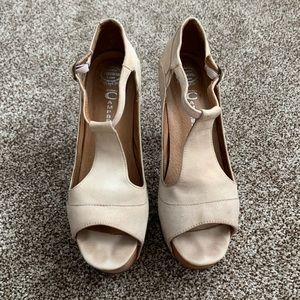 Jeffrey Campbell Foxy Wood nude suede platform